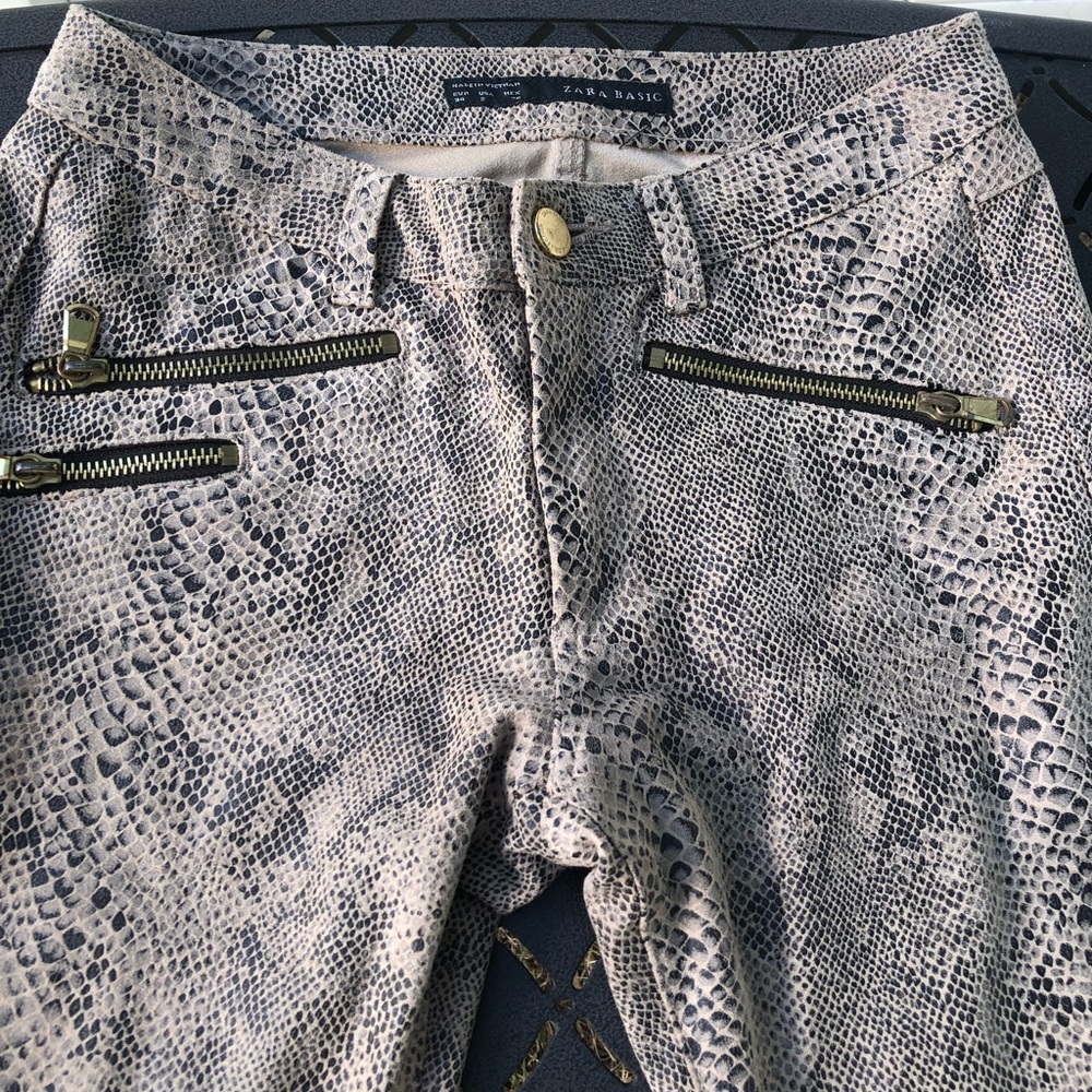 Snake print skinny pants